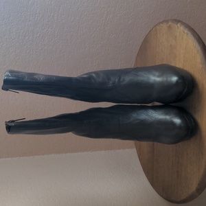 Colin Stuart brown size 7 platform boots.